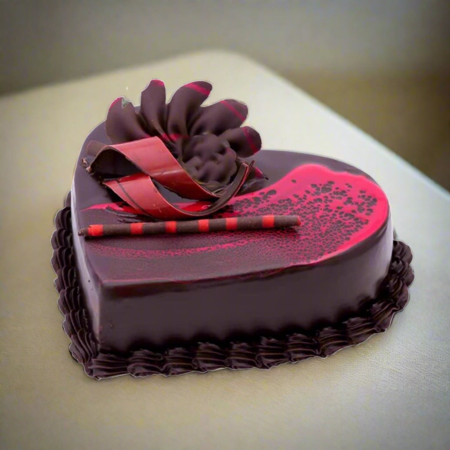 25 Red Roses In Vase and Heartshaped Cake 01 Kg