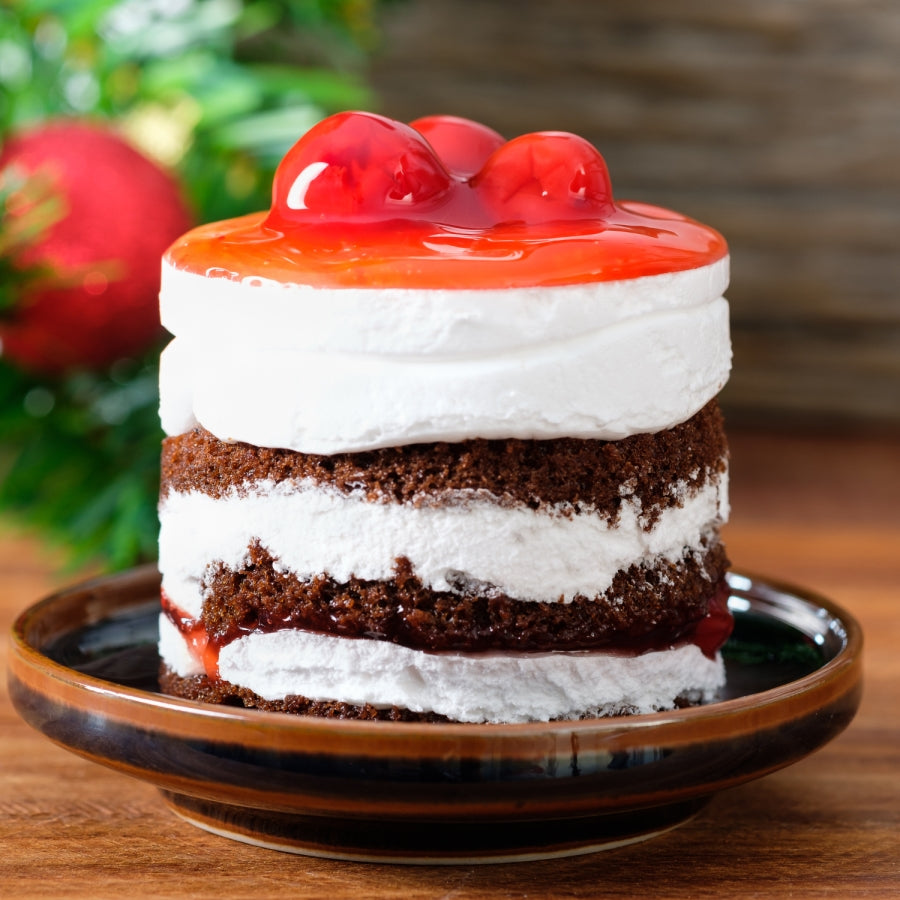 Luscious Half kg Strawberry Cake