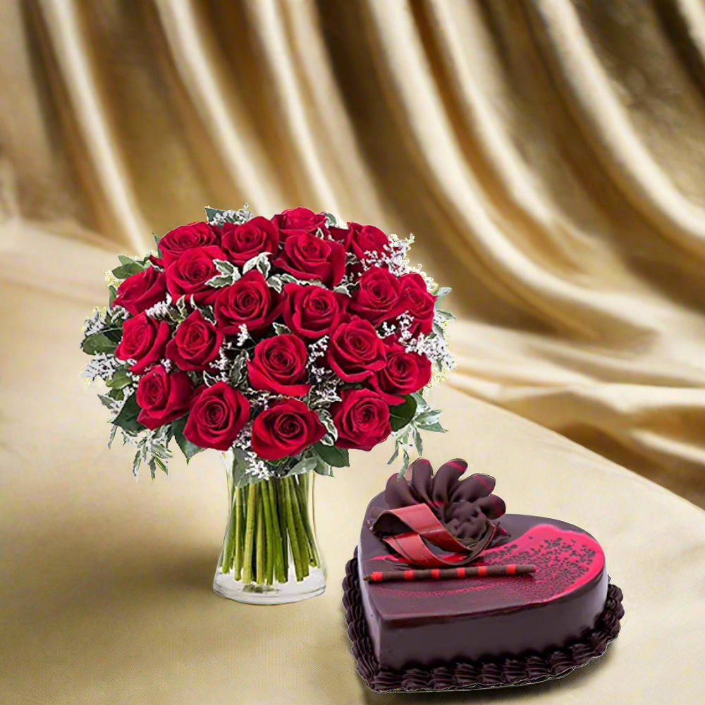 25 roses rouges dans un vase et un gâteau en forme de coeur 01 kg