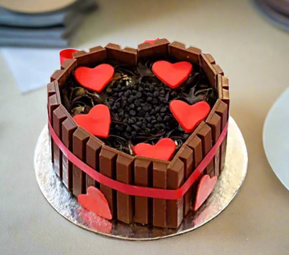 Kitkat Cake Heart Shape 1 kg